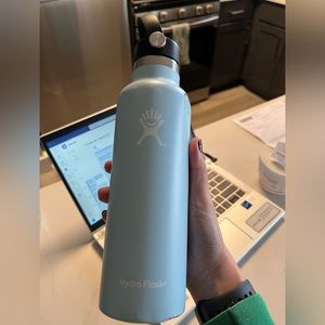 21 oz hydro flask, light blue, used